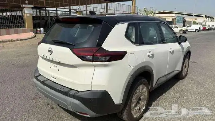 نيسان اكس تريل SV PLUS نص فل بانوراما 2025 3