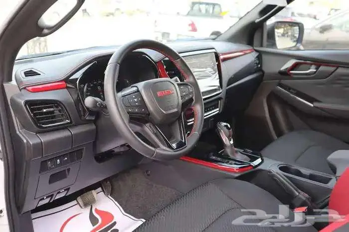 ايسوزو دي ماكس GT 2025 8