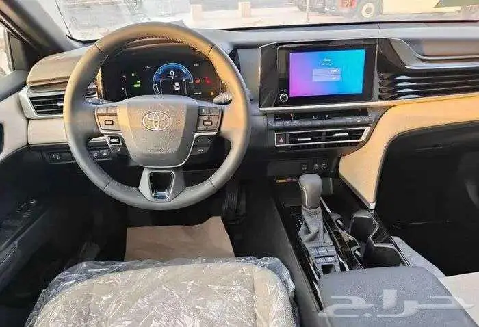 تويوتا كامري LE هايبرد 2025اصفار 22