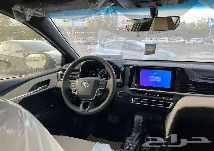 تويوتا كامري LE هايبرد 2025اصفار 27