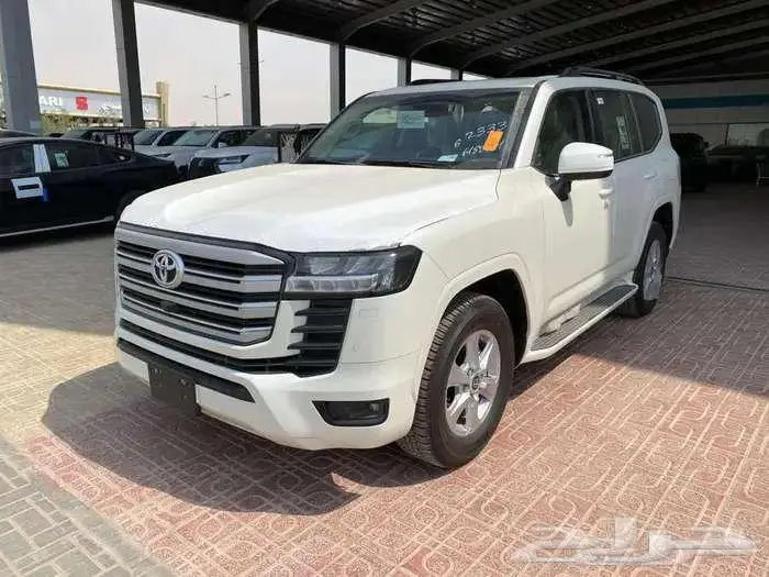 تويوتا لاندكروزر GXR L2 بنزين 2025 2