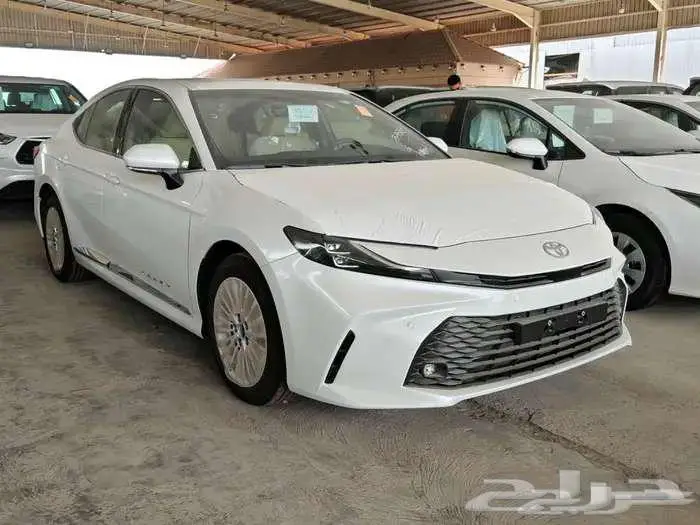 تويوتا كامري LE 2025 9