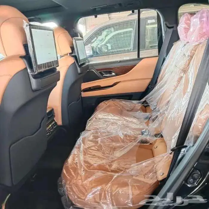 لكزس LX600.BBموديل 2025 بنزين حبه فقط لون اسود 8