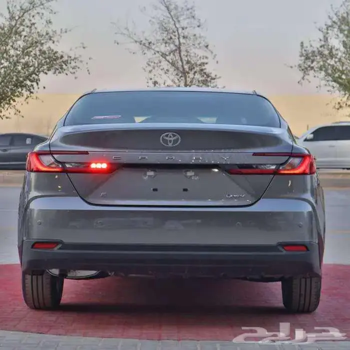 كامري E بلس بنزين 2025 بدون دفعه اولي 3
