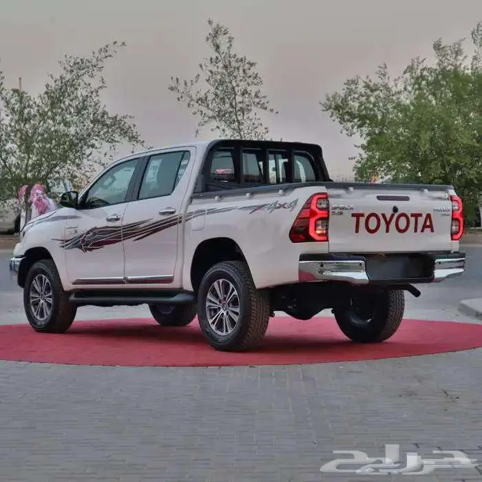 هايلوكس دبل ديزل تماتيك 2024 فل 2.8CC 1