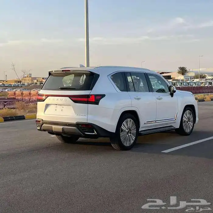 ليكزس LX 600 BB 7