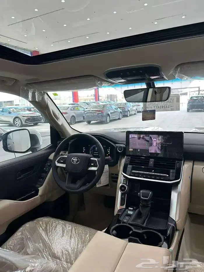 تويوتا لاندكروزر GXR L2 بنزين 2025 13