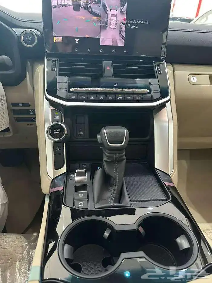 تويوتا لاندكروزر GXR L2 بنزين 2025 14