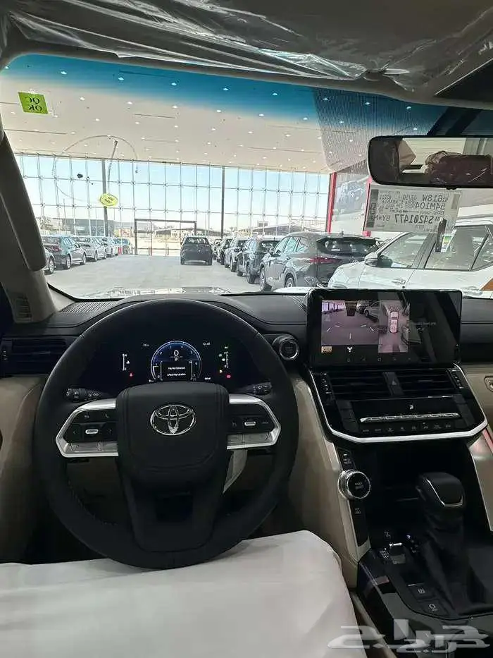 تويوتا لاندكروزر GXR L2 بنزين 2025 15
