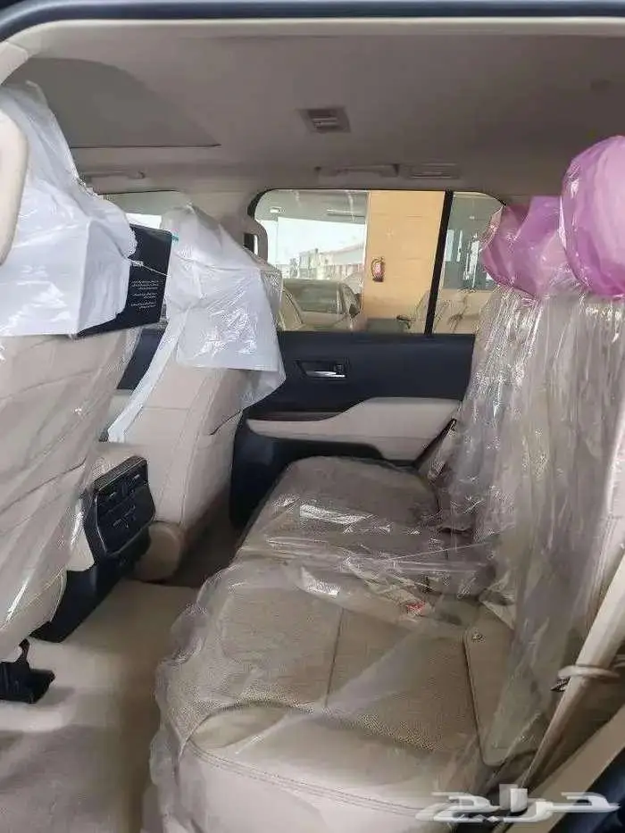 لاندكروزر جي اكس ار بنزين ال 4 موديل25 متوفر ابيض واسود 5