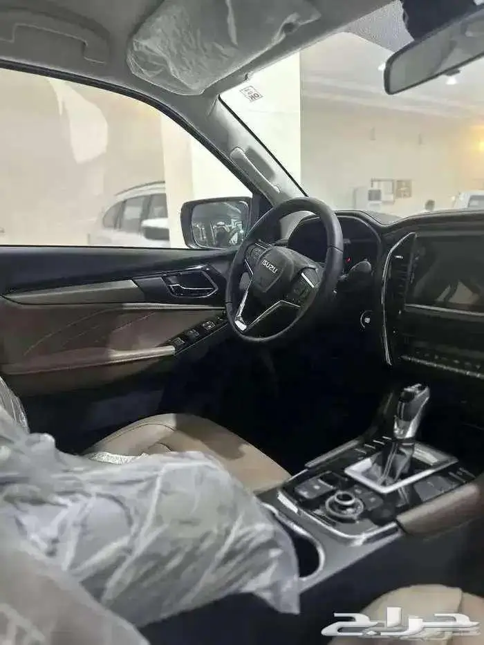 عرض خاص ايسوزو MUX فل كامل دبل 2024 العيسى 5