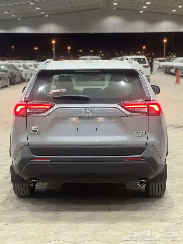 تويوتا راف فور هايبرد XLE نص فل موديل 2025 4