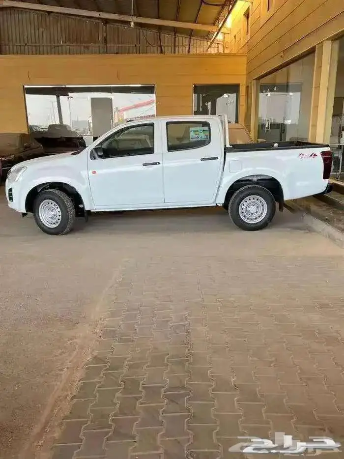 ايسوزو ديماكس غمارتين 2025 متوفر بقسط 1450 الحسن للسيارات 4