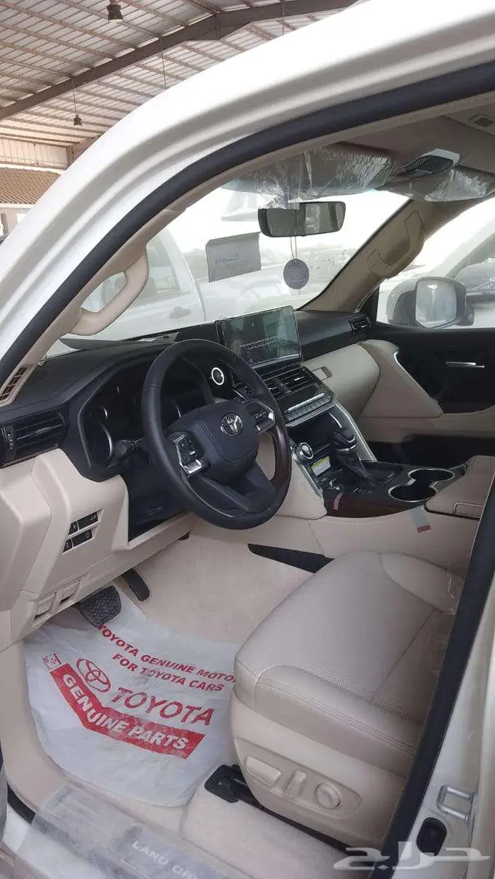 لاند كروزر GXR4 موديل 2024 3