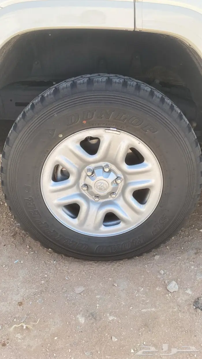 كفرات حجرية مع جنوط حديد هدد 1