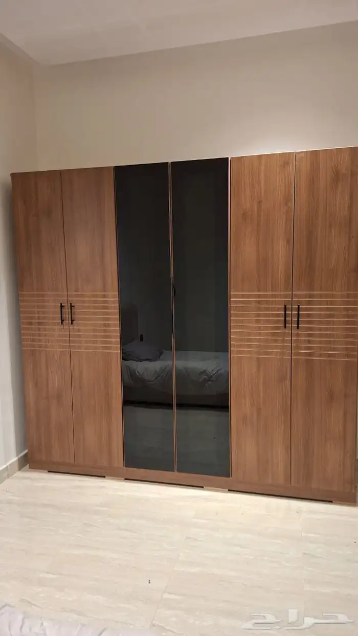 عرض الغرفه الدريسن جديد وبسعر 1700ريال 0