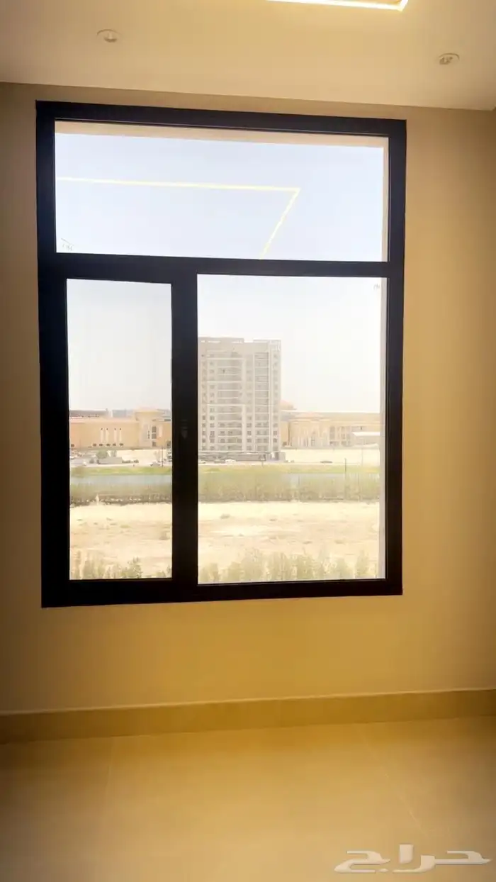 شقه للايجار في حي الحمراء 12