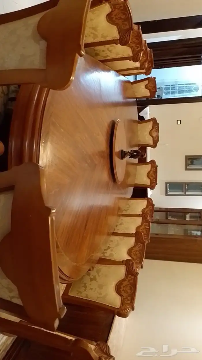 طاولة طعام ملكي 1