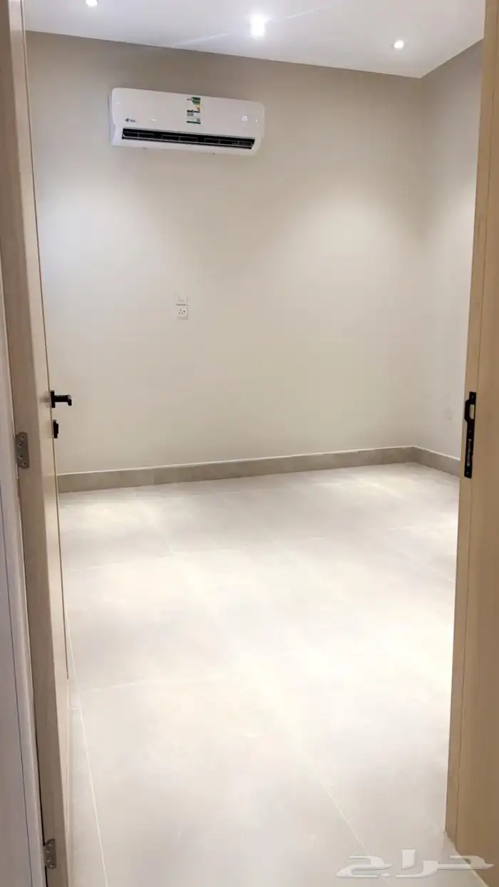 شقه للايجار في حي الحمراء 4