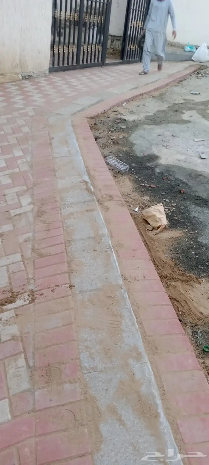 أعمال مميزه وبأدق التفاصيل انترلوك واسفلت الباحه بأقل الأسعا 4