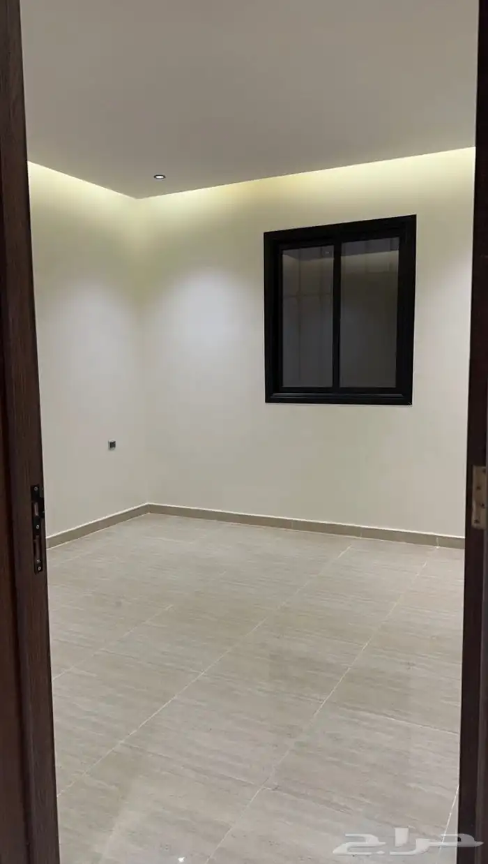 شقه للايجار حي تنال الرمال 0