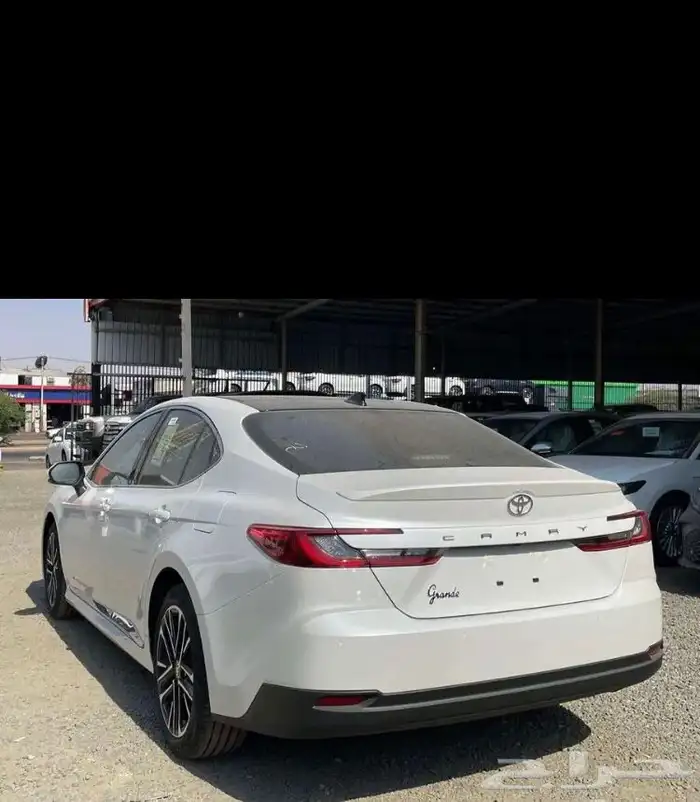 كامري LE نص فل هايبرد 2025 5