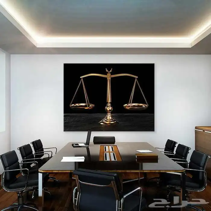 محامي وخبير قانوني 0