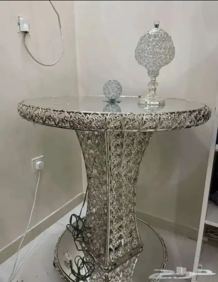 طاوله جديده مستعمله مره وحده فقط 1