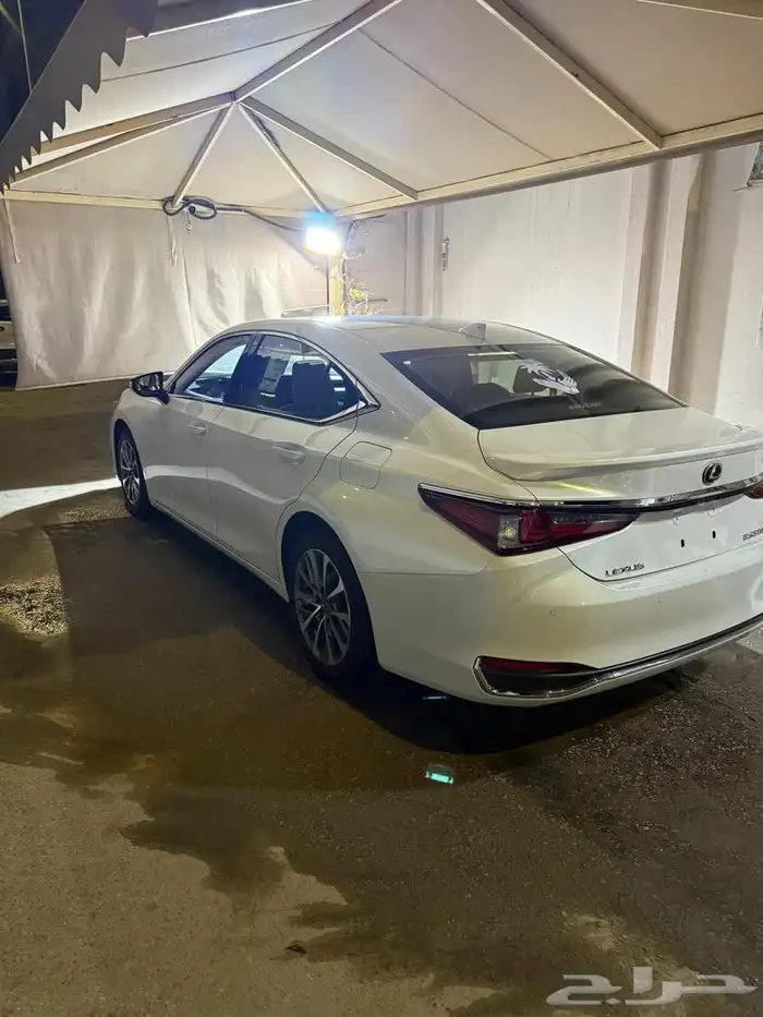 للبيع لكزاز هايبرد حجم 300 موديل 2023 بويه بلد ماشي 91 الف 6