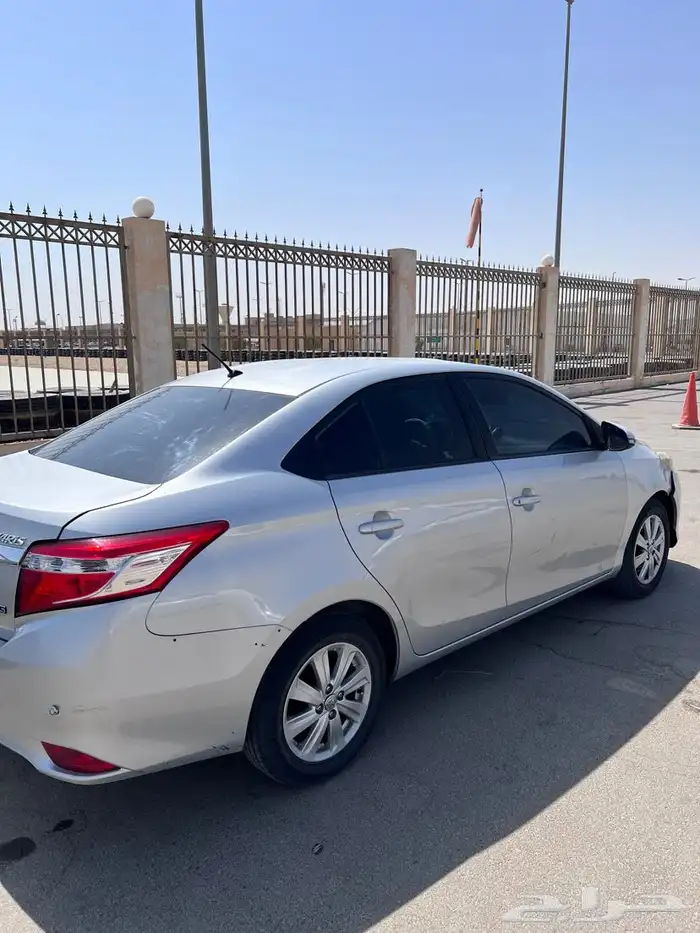 بيع سياره يارس مديل 2015 1