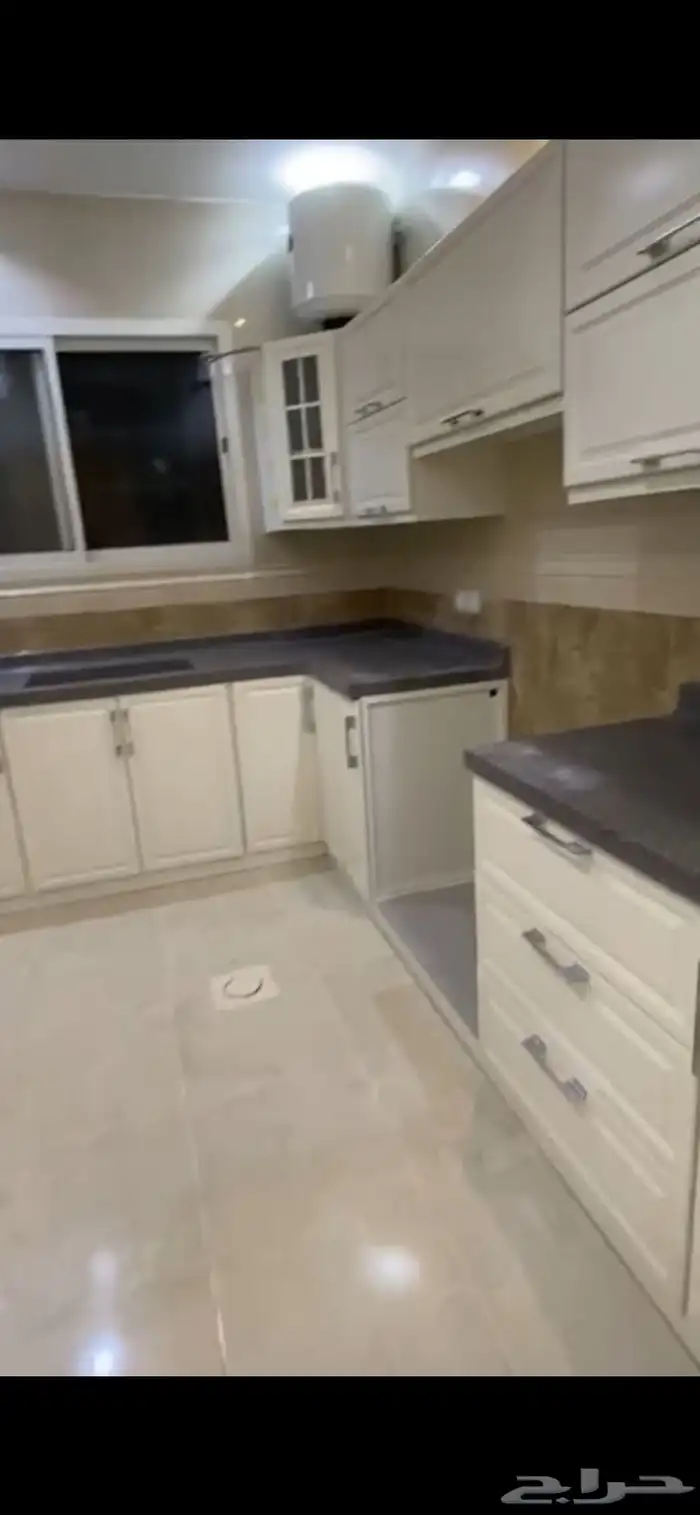 شقة فاخره للإيجار بحي العارض 1