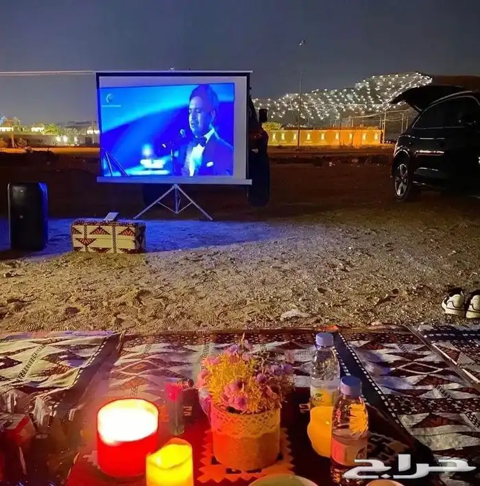 ايجار بروجكتر وشاشة عرض مع ستاند متنقل مناسب لعرض المباريات 2