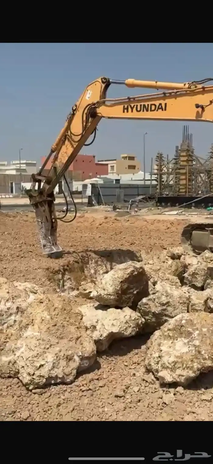 يتوفر حجر منقبي خام ناتج من أعمال الحفر 2