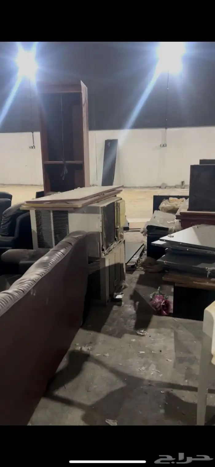سكراب خشب ومكيفات وكراسي للبيع 0