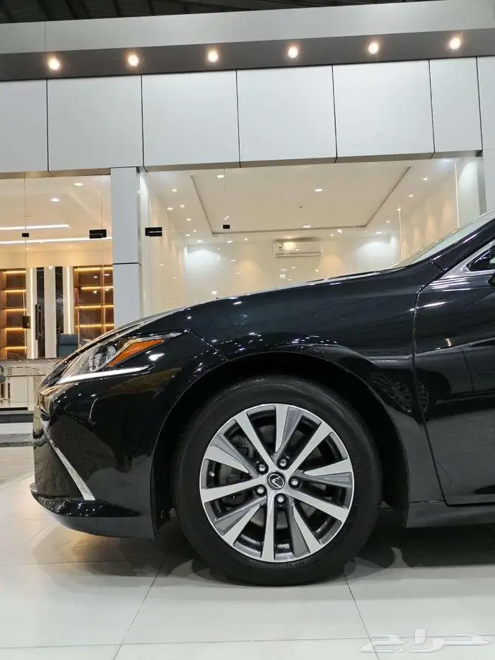 لكزس 2020 ES350 اسود 8