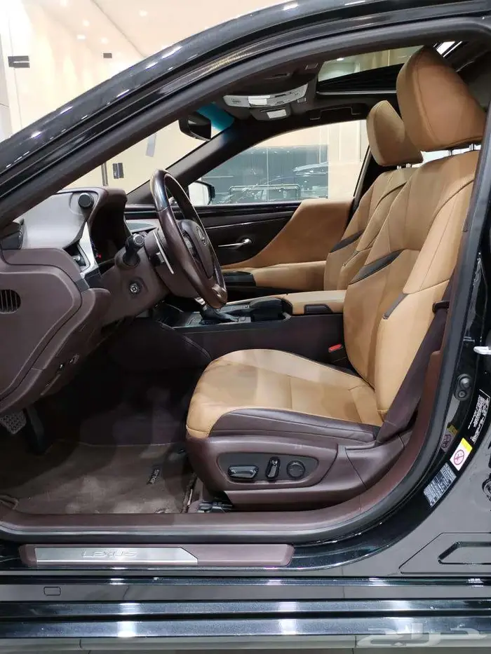 لكزس 2020 ES350 اسود 13