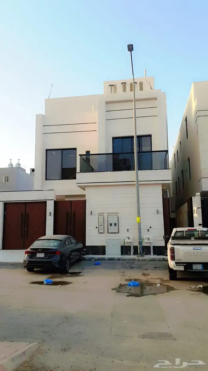 للبيع شقين متقابله برمال الواحه 1