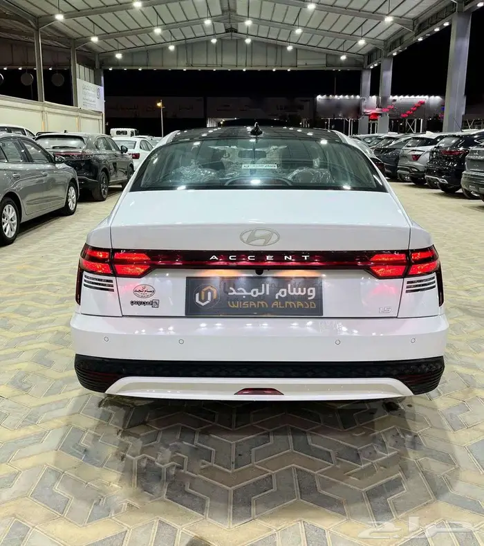 عرض هيونداي اكسنت فليت موديل 2026 ابيض سقف اسود 5