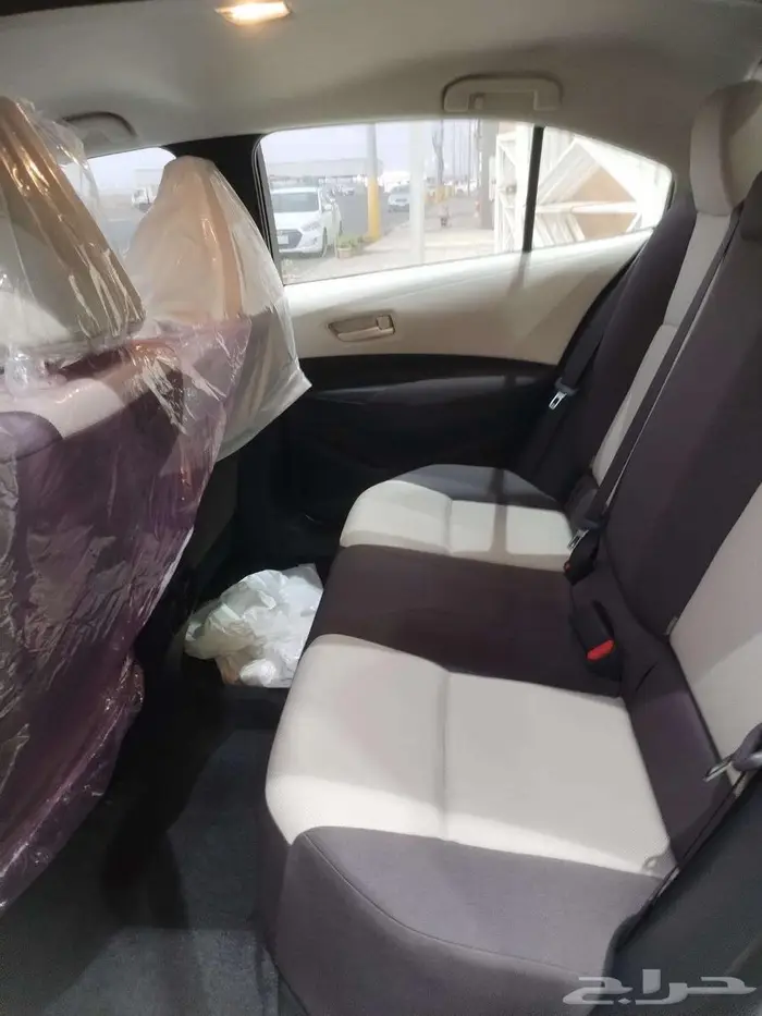 تويوتا - كورولا - ابيض 2025 4