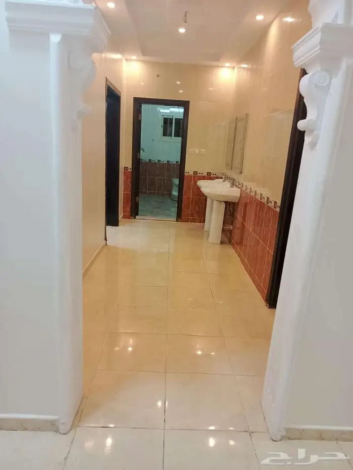 شقة للايجار بالزايدي 7