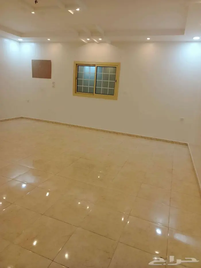 شقة للايجار بالزايدي 17