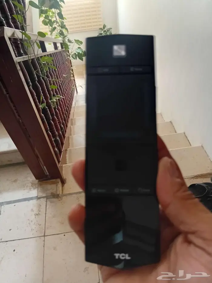 شاشه TCL سمارت فيها كسر الشاشه 2