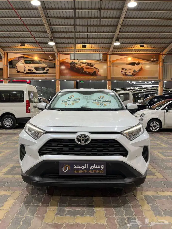عرض خاص تويوتا راف فور استاندر دبل بنزين موديل 2025 بطاقه 2