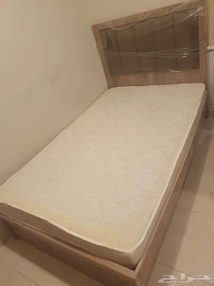 للبيع غرفة نوم نفر دولاب و سرير و 2 كومودينو فقط 350 ريال 0