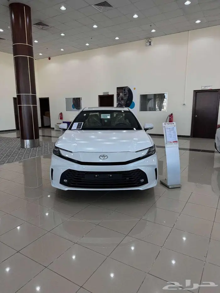 تويوتا كامري LE موديل 2025 1