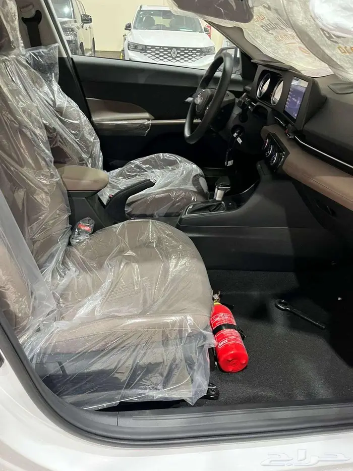 عرض هيونداي اكسنت فليت موديل 2026 ابيض سقف اسود 6