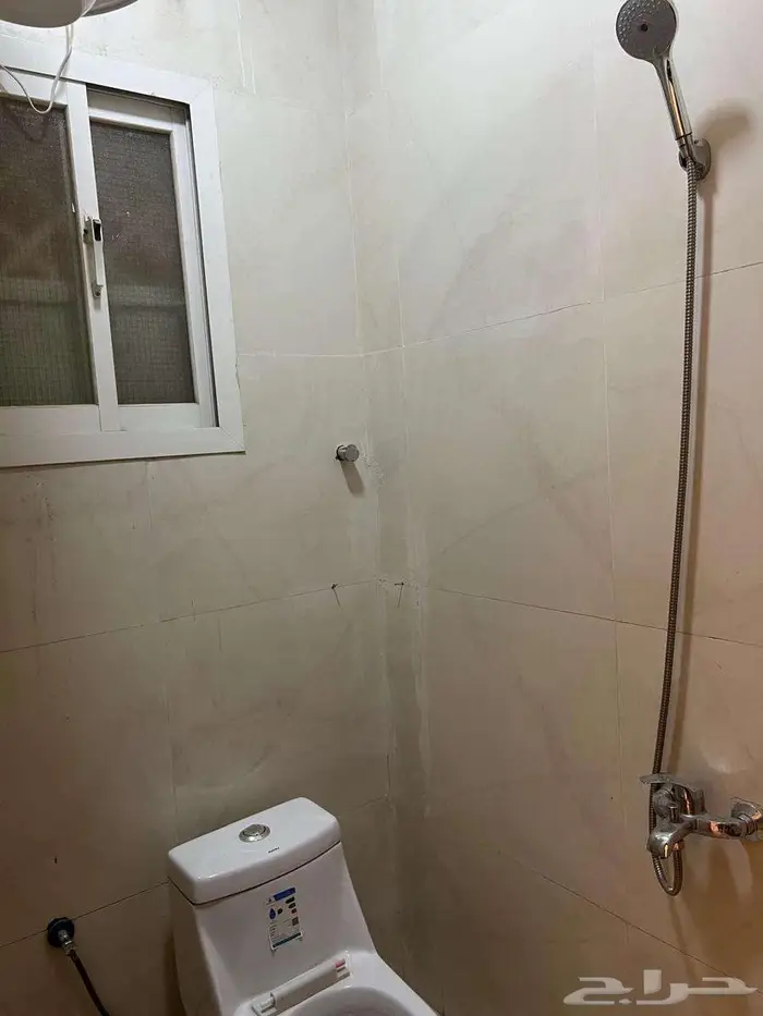 شقه استديو للايجار بحى جرير 2