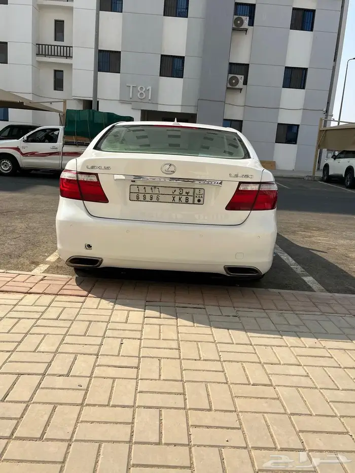 سيارة لكزس للبيع 3