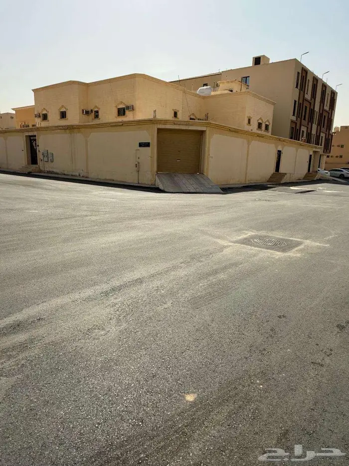 دور أرضي كامل للإيجار في حي عكاظ الرياض 4