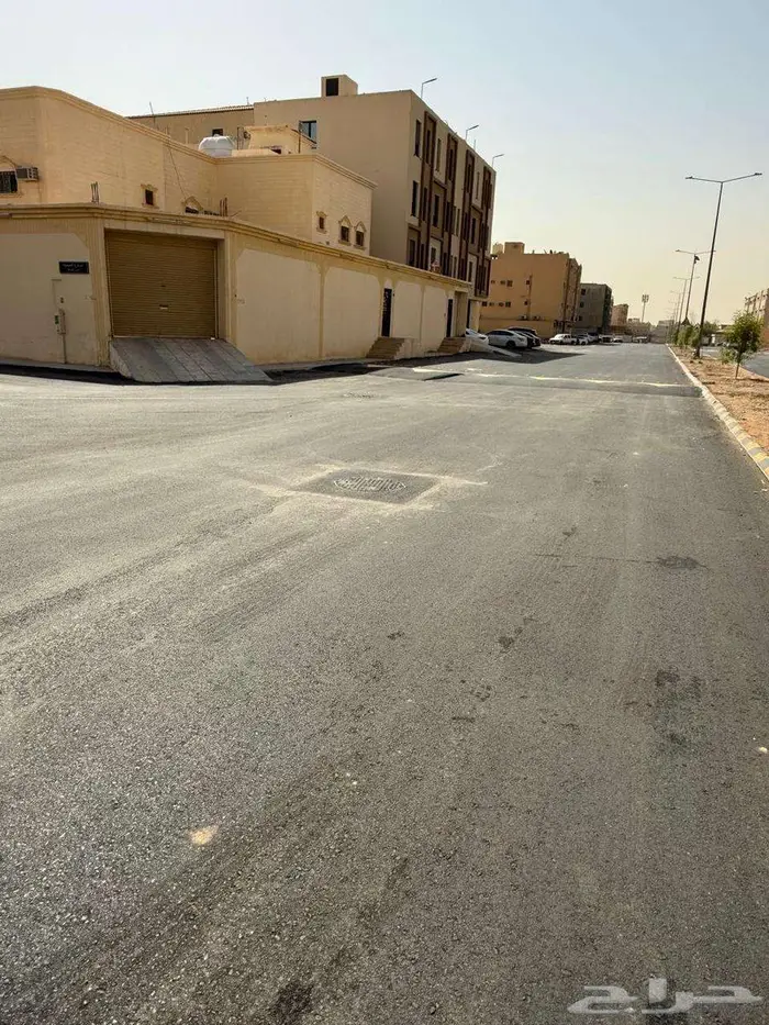 دور أرضي كامل للإيجار في حي عكاظ الرياض 2